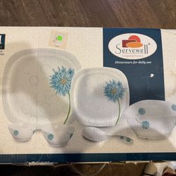 Brand New Dinner Set -31 Pieces 
