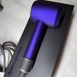 Dyson Supersonic Professional hair dryer, VIOLET Color, LIMITED EDITION. Re-engineered just for stylists. Fast drying and salon grade.