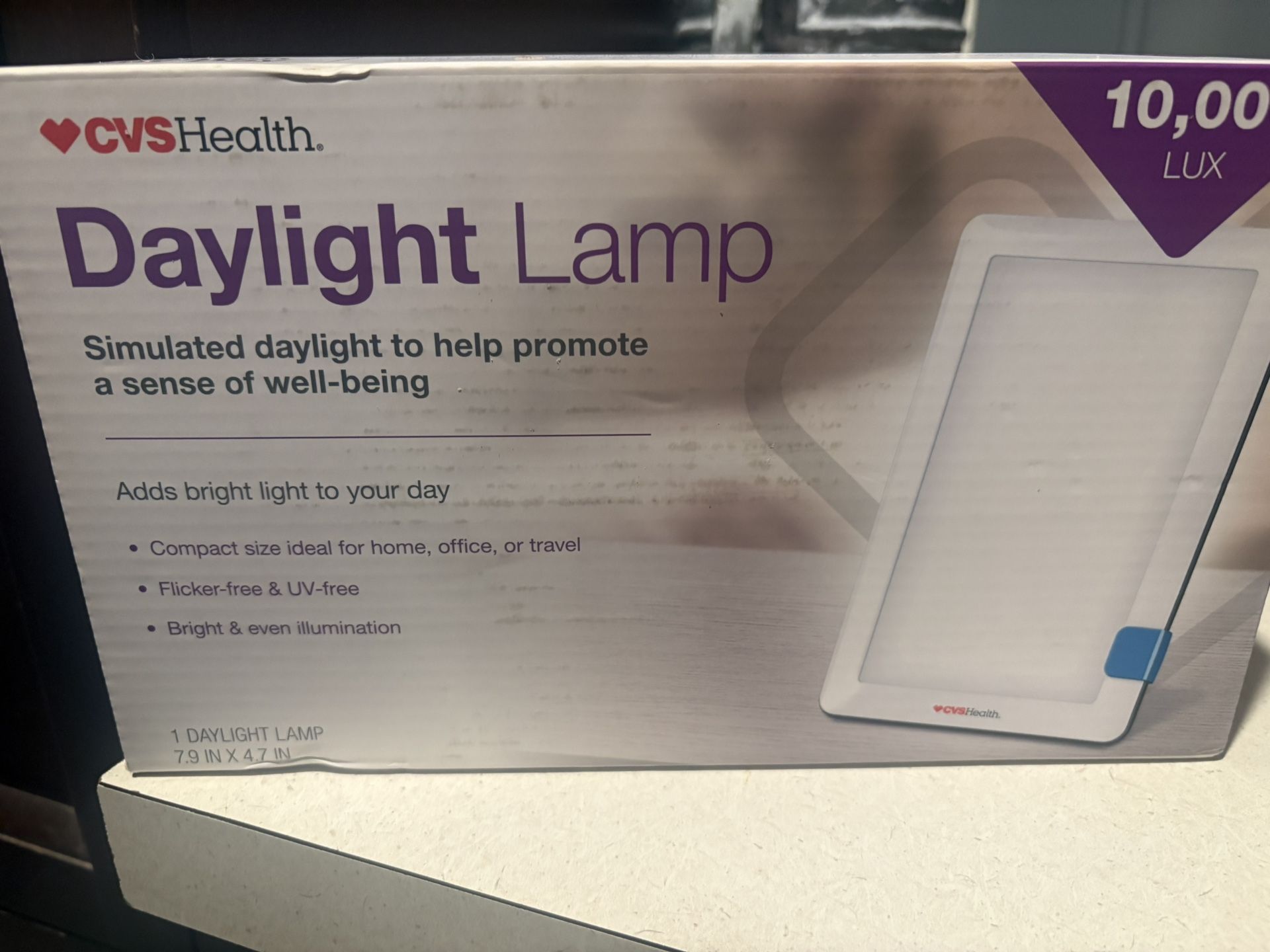 Daylight lamp, new condition. $10.