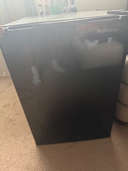 Insignia Mini Fridge Black