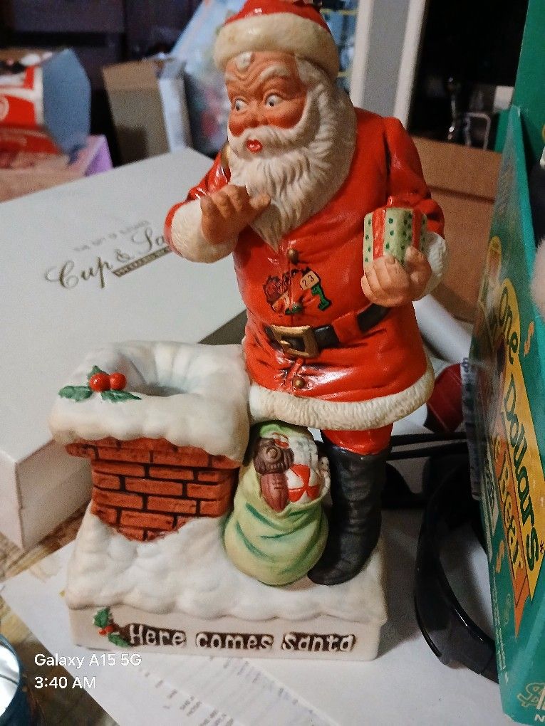 Vintage 1977 Santa