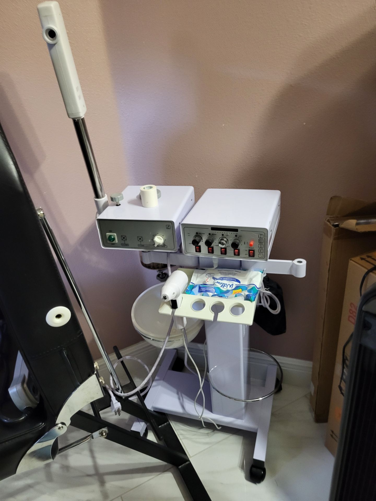 Facial machine