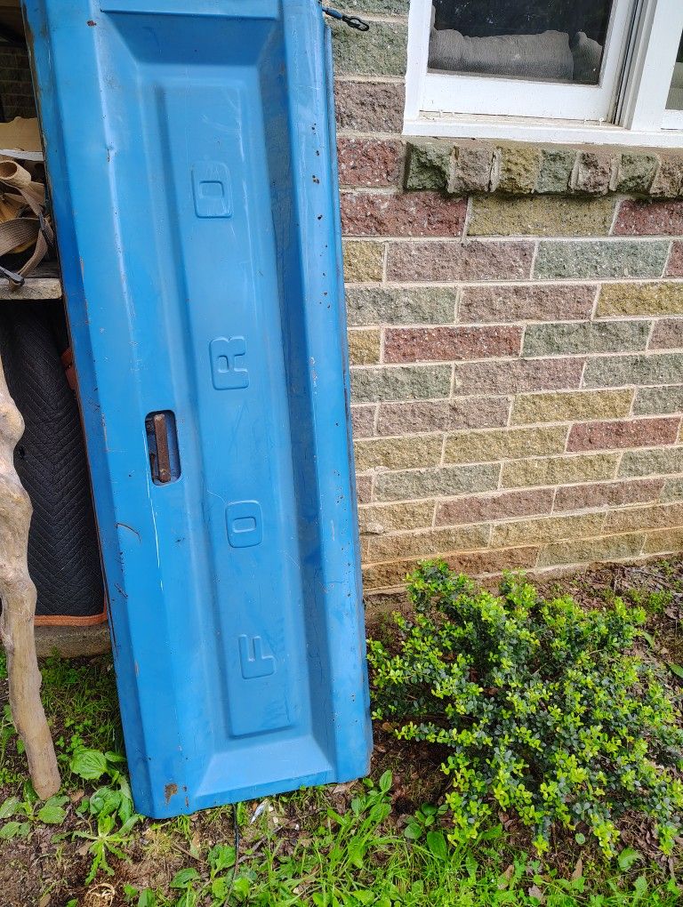 1983 Ford F150 Tail Gate
