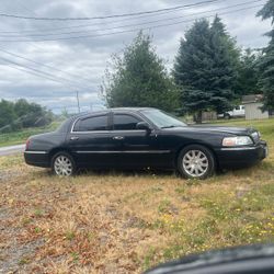 2011 Lincoln Town Car Executive Series For Parts Missing Harnesses  All Wires We’re C