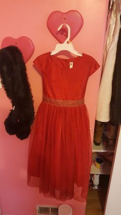 Girls size 6 6x. Also black fur