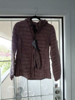 Woman's packable jacket