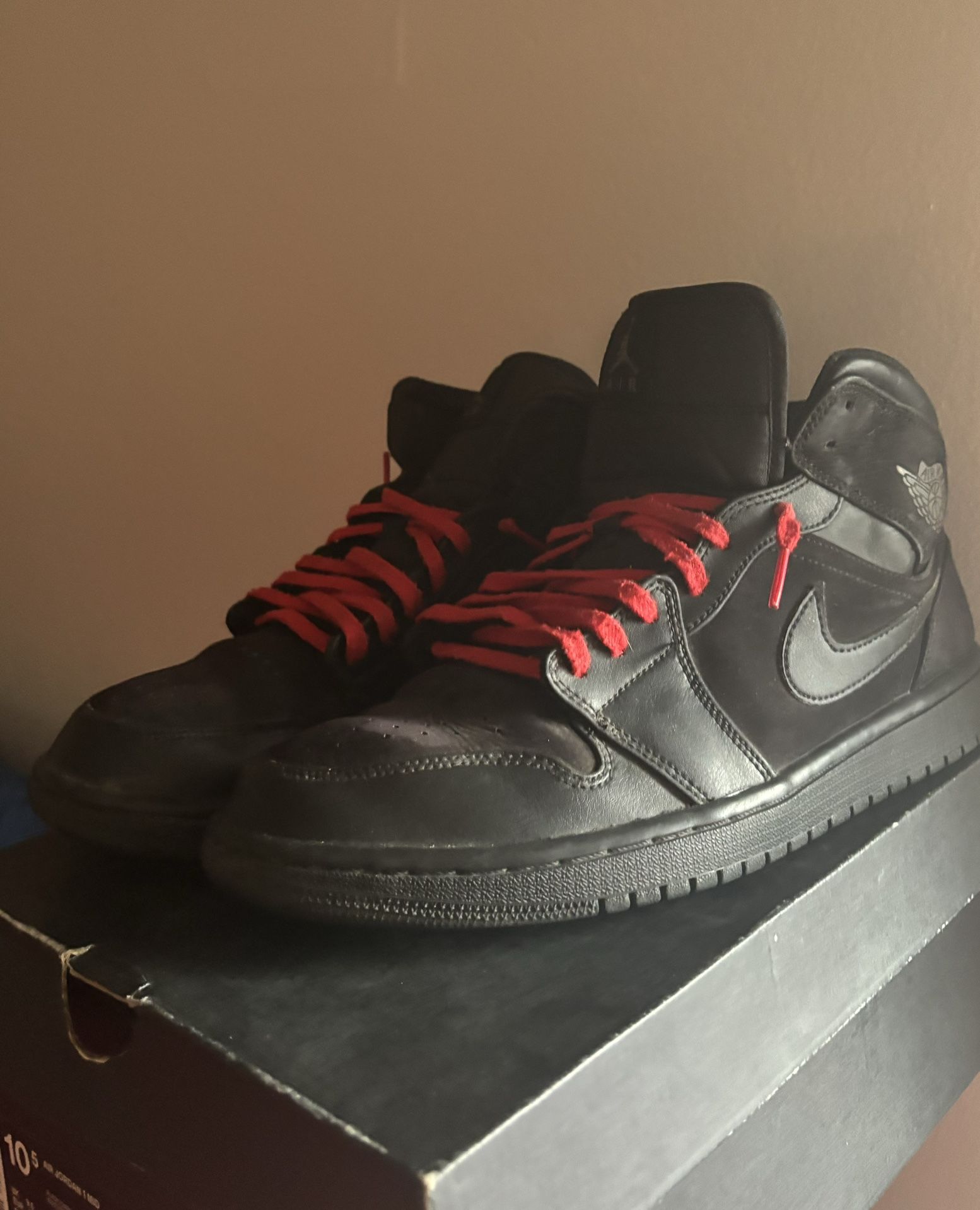 Jordan 1 Mid Triple Black (2018 Pair) Size 10.5