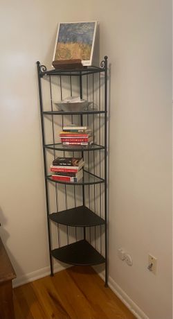 Corner shelf