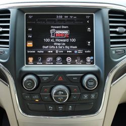 18-20 Jeep Radio