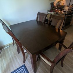 Free Dinning Room Table