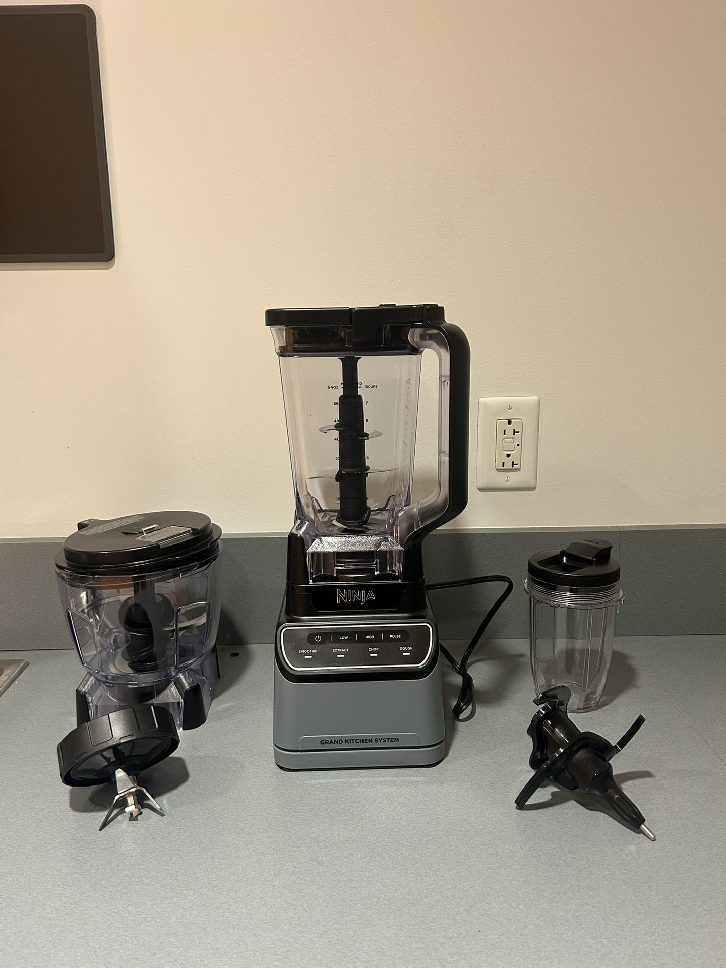 Ninja KS500 Grand Kitchen System 1200 Countertop Blender