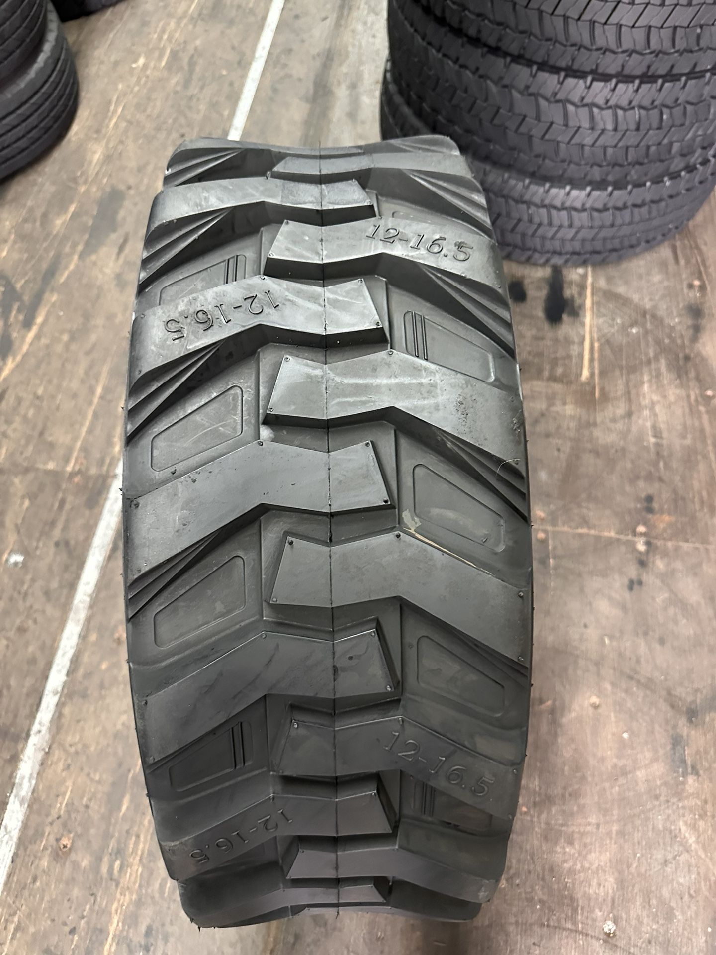 12-16.5 Tractor Tire , Bobcat Tire
