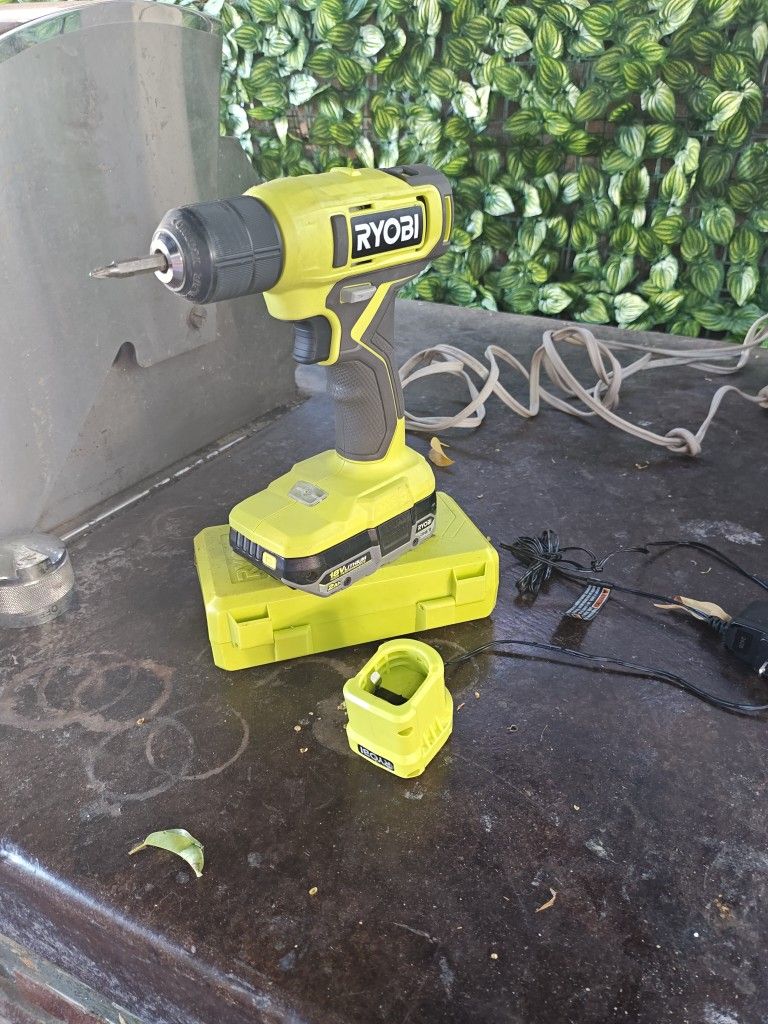 Excellent Condition Ryobi Drill And Bit Kit