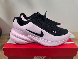 Nike Uplift SC - Light Pink/Black - Youth 5.5 - Brand New In Box