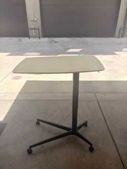 Airtouch Height-Adjustable Desk