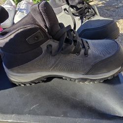 Steal toe work boots