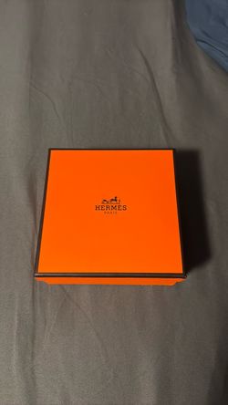 Hermès belt box & hole puncher