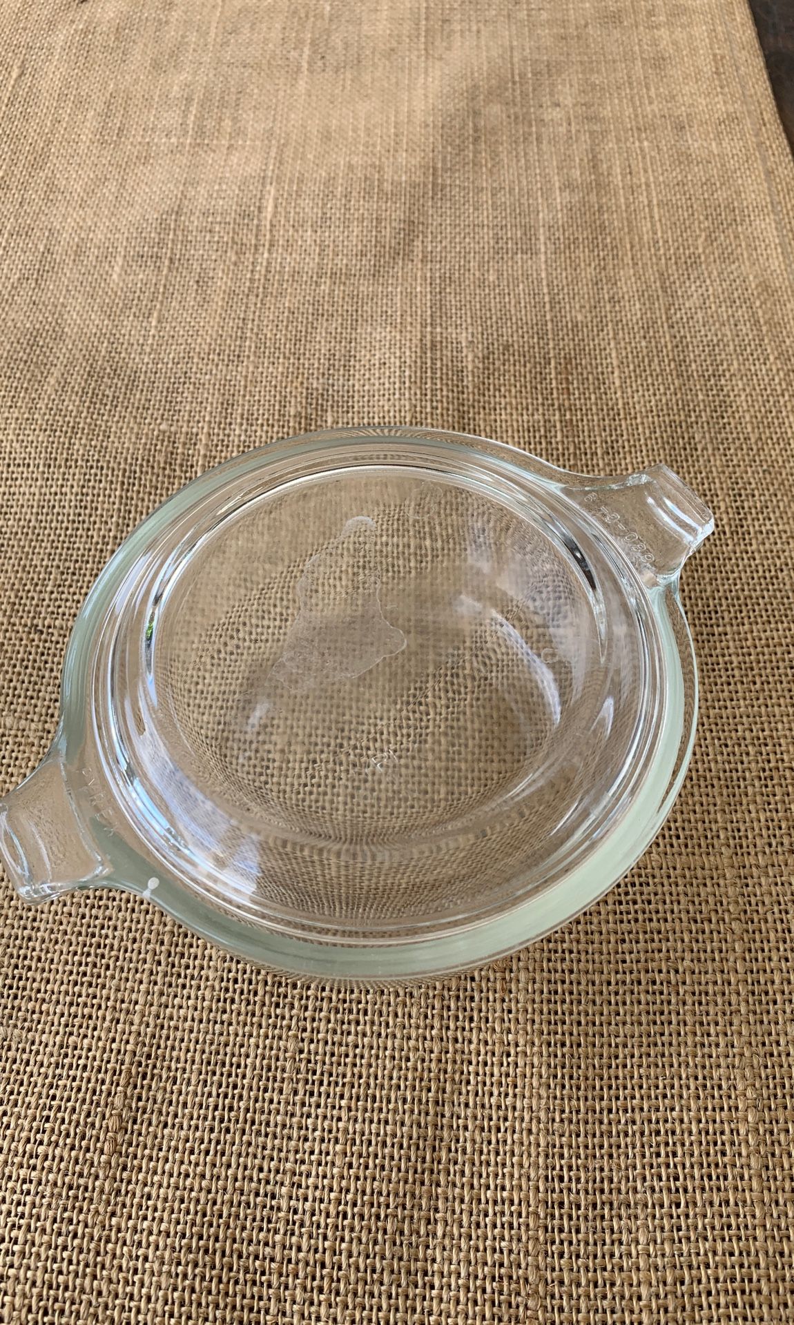 Pyrex bowl with lid