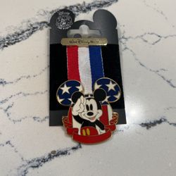 Disney World Pin 2007 Mickey Mouse American Medal