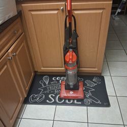 Dirt Devil Easy Lite Bag Less