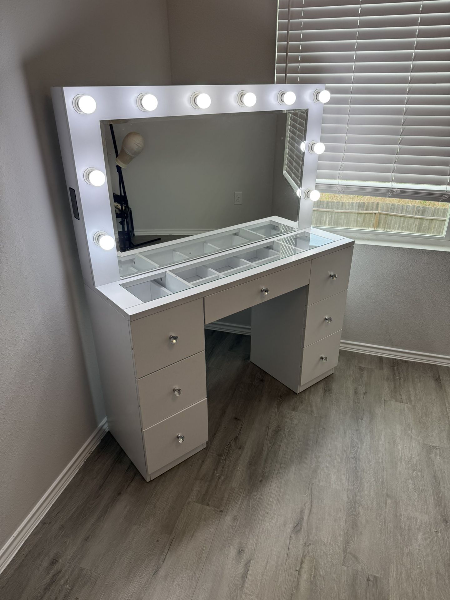 New 7 Drawer Glass Top Make Up Vanity