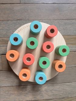 Lovevery 16-18 months wooden pegs toy