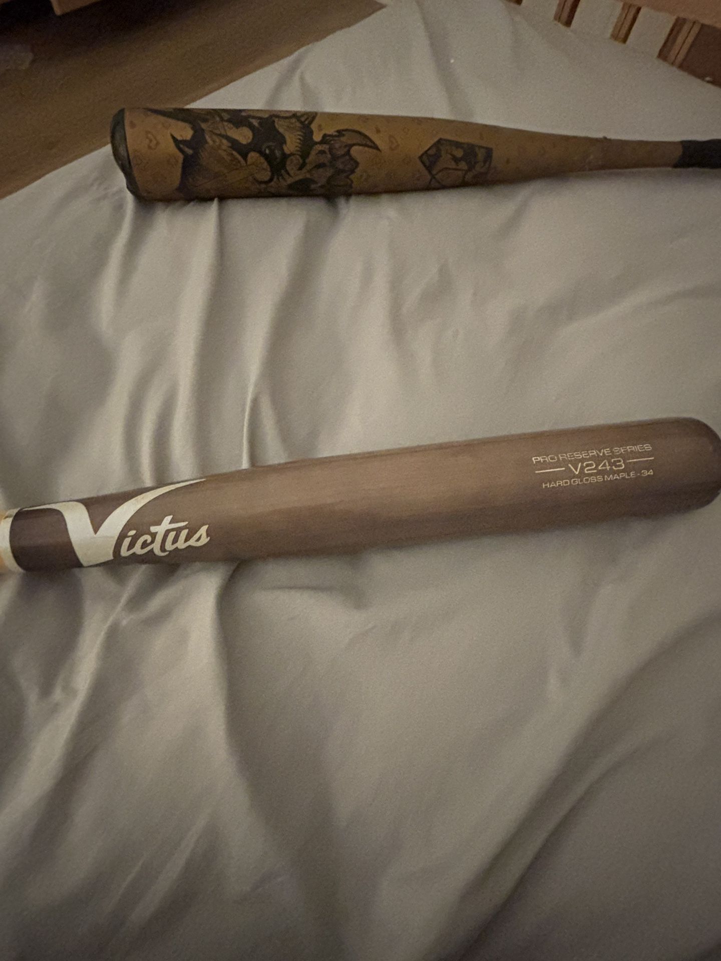 VICTUS WOOD BASEBALL BAT