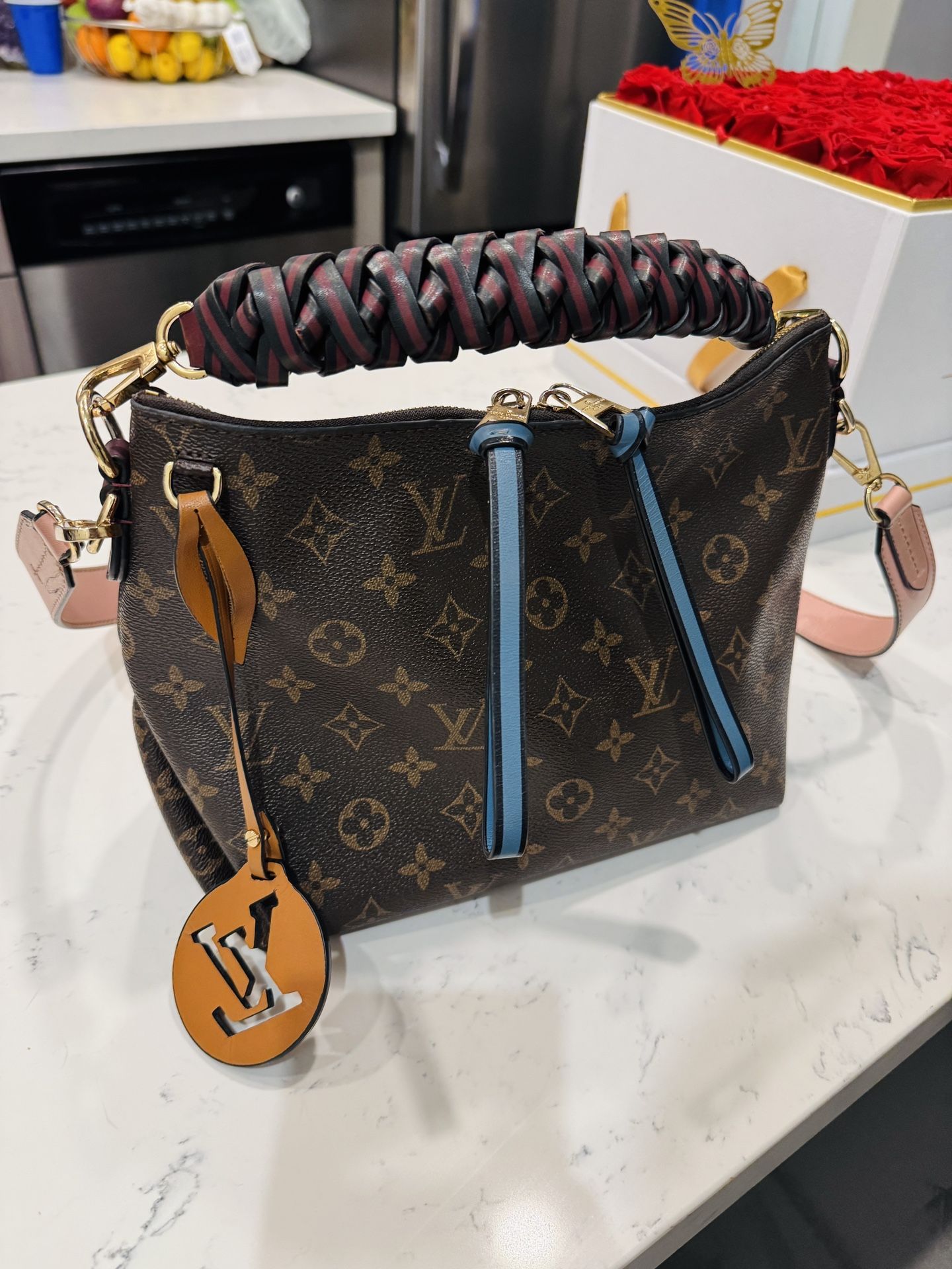 Authentic Louis Vuitton Crossbody Bag – Tuileries Besace M55090