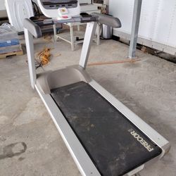 Precor Electric Treadmill 9.31 9.33 9.35 for Sale in Houston TX