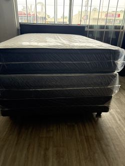 Twin Plush Foam Matresss 