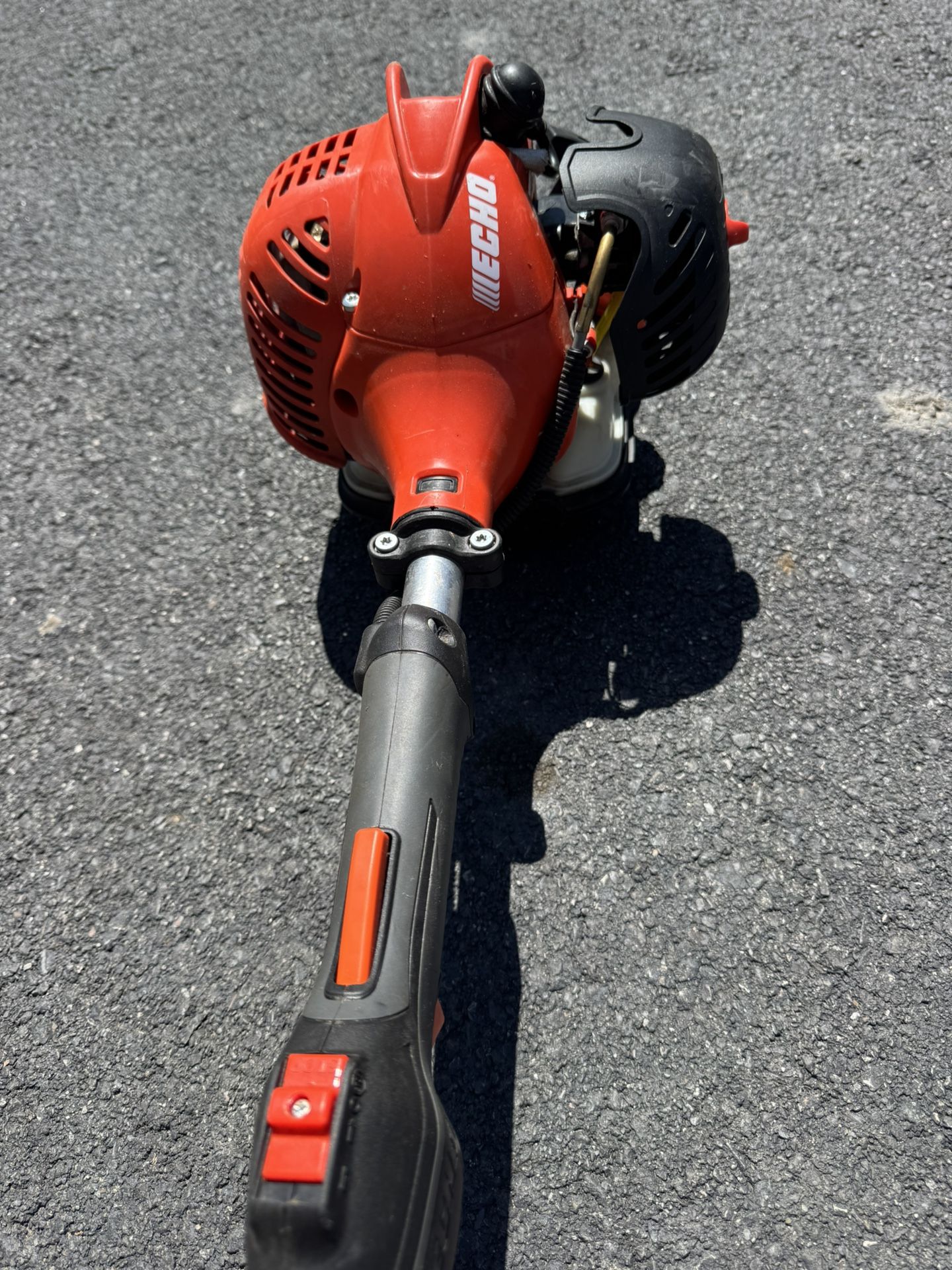 Echo SRM-225 Straight Shaft Trimmer. Good Used Condition. Must Pickup