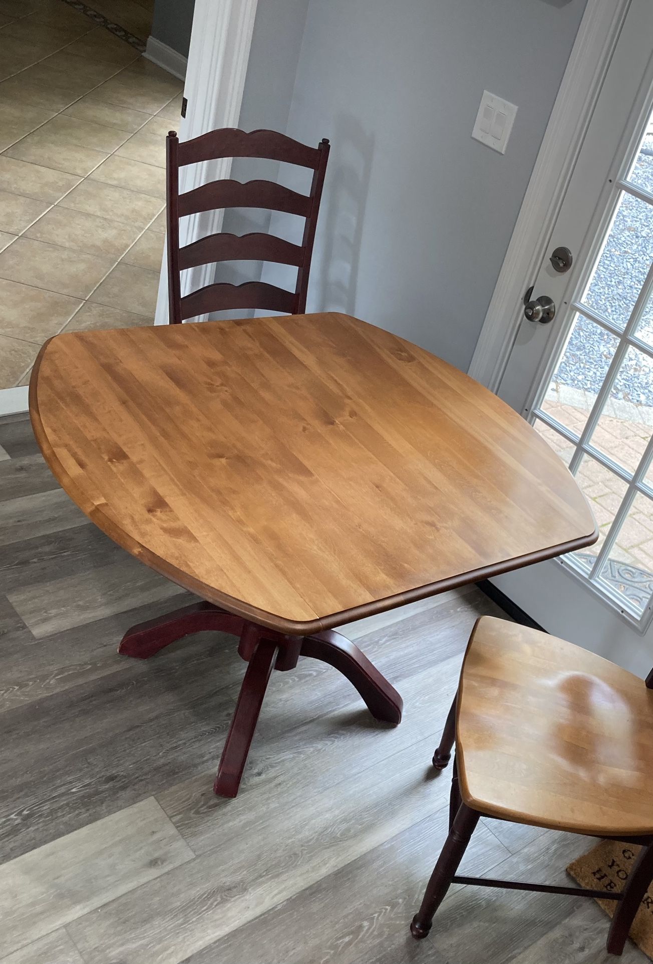 Breakfast Table With Leaves