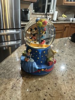 Mickey and Minnie musical snow globe