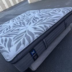King Mattress (Sealy Posture-pedic medium firm)