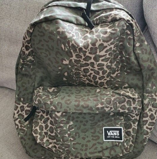 Van's Classic Realm Backpack in Cheetah