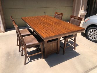 Dinning table $500 CASH ONLY