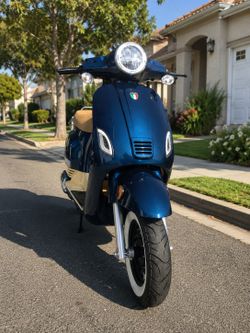 🏛️ El lujo también puede ser práctico. Más de 65 mph y 70 mpg, totalmente automático.