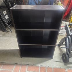 Small bookshelf 3' tall