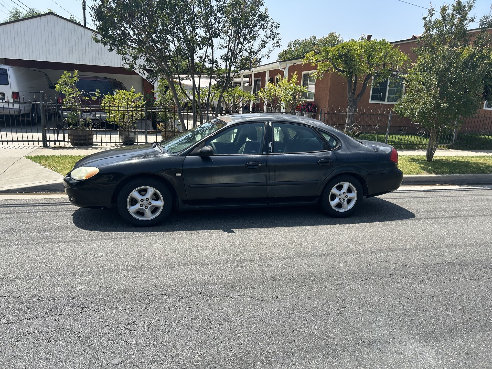 2000 Ford Taurus