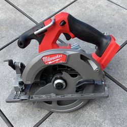 Milwaukee M18 Fuel 6 1/2 Circular Saw