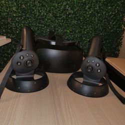 Hp Reverb G2. VR headset And Controllers
