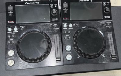 Pair of Pioneer XDJ-700 Digital DJ Media Players