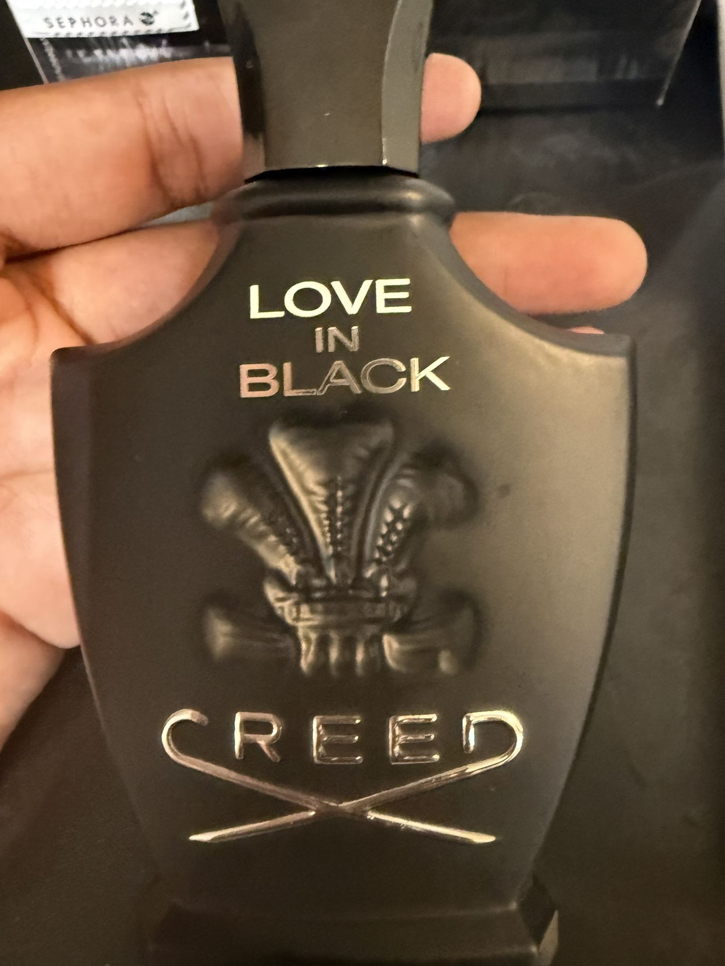 Creed love in black 