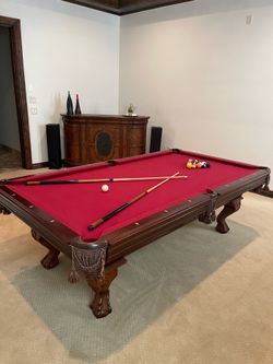 Pool Table 8 ft with pool stick Rack