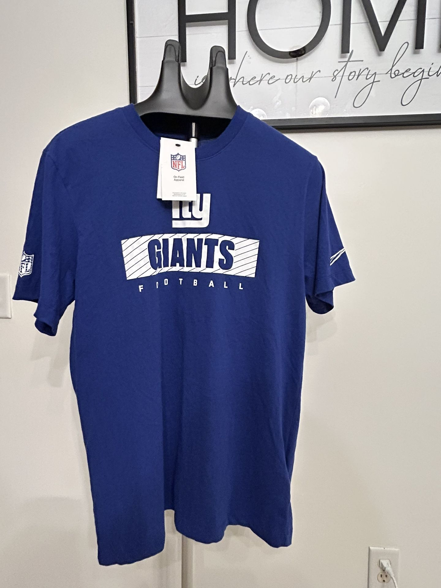 NWT Nike New York Giants Men's Size Medium Blue Color Short Sleeve T Shirt NFL