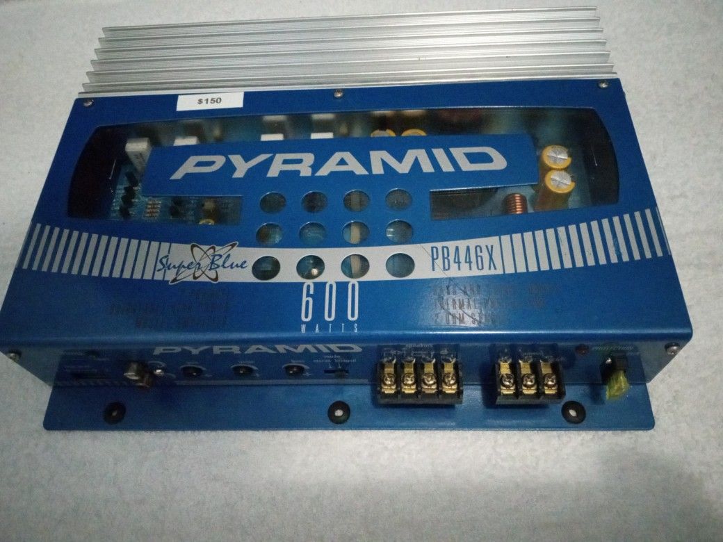 Pyramid PB446X Super Blue 600 Watts Amplifier