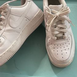 White Nike Air Force