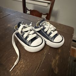Converse Low Top Toddler Size 2