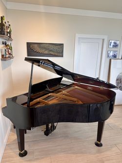 Kawai GM-1 Baby Grand Piano- Polished Ebony Black
