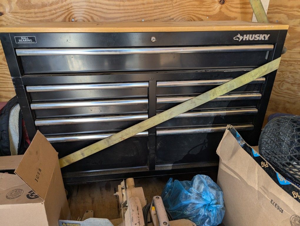 Husky Tool Storage Mobile Workbench w/9 Drawers